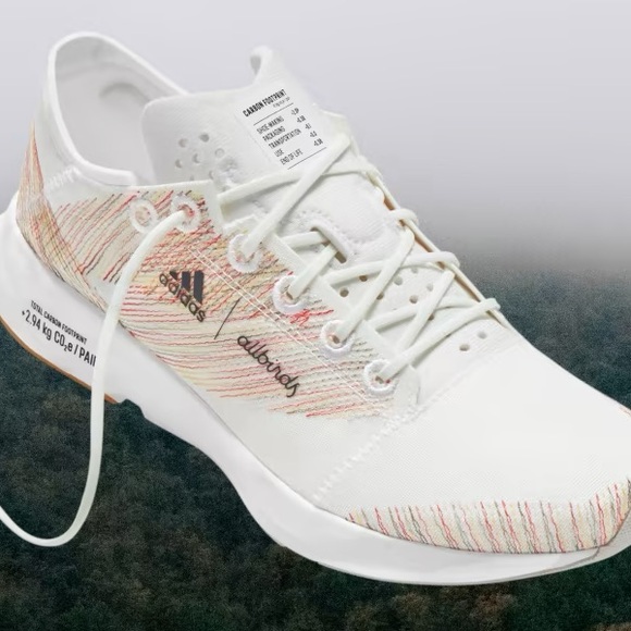 The Adizero x Allbirds 2.94 kg CO2e - Picture 3 of 5